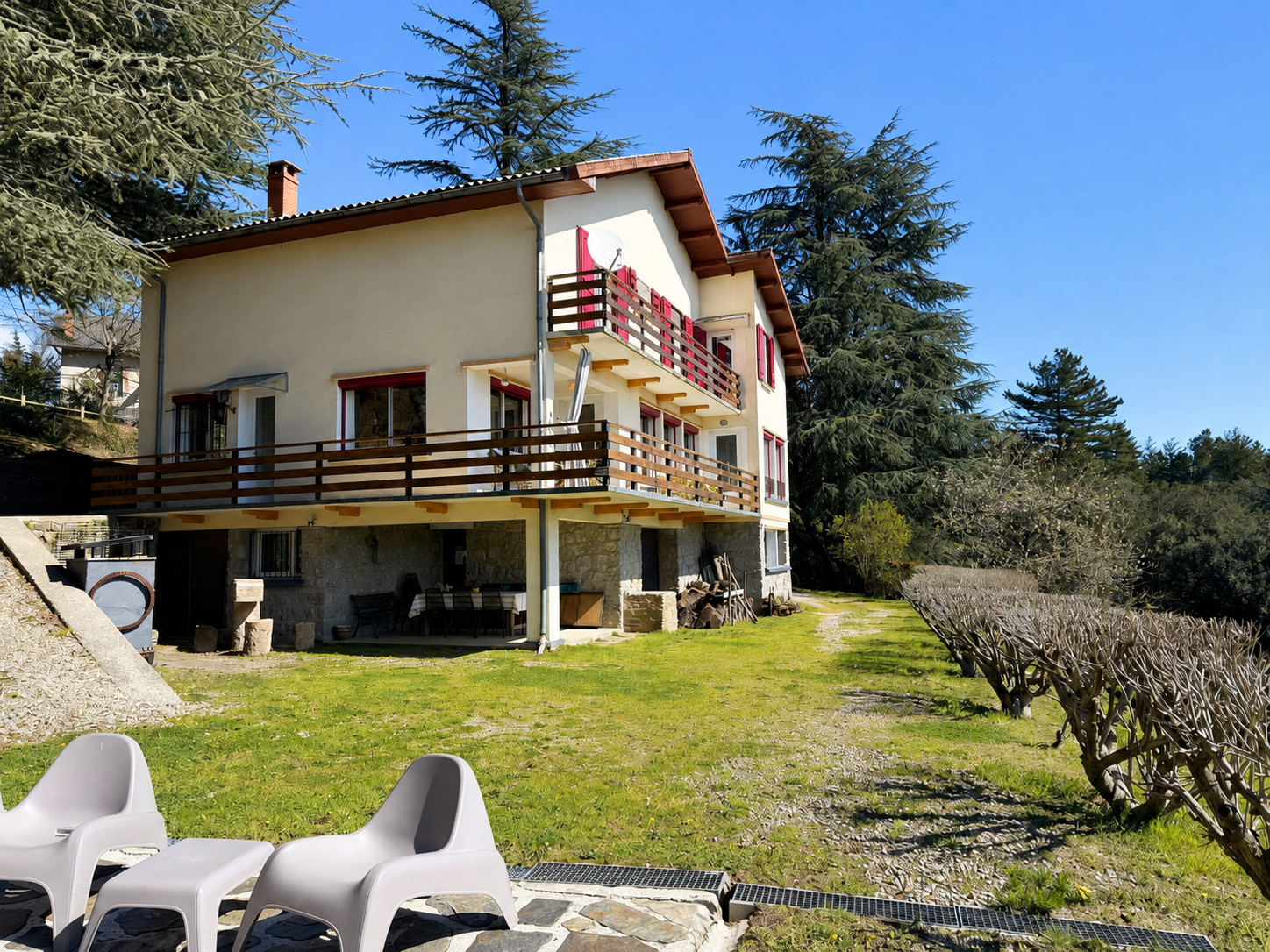 Extérieurs de la Villa Les Cèdres - Le gite
